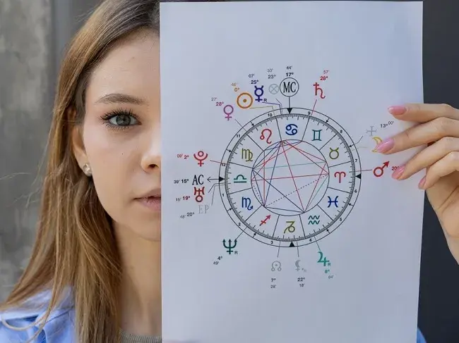 Czy horoskopy partnerskie się sprawdzają? Fakty i mity astrologii